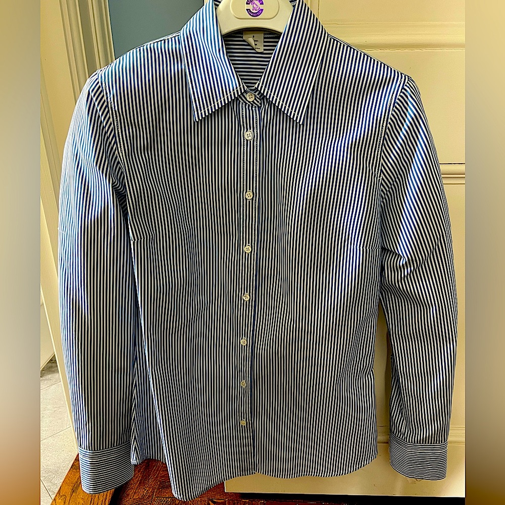 J CREW SPRING ALERT! 100% Cotton BRAND NEW GORGEOUS pin striped shirt! 
Size S.